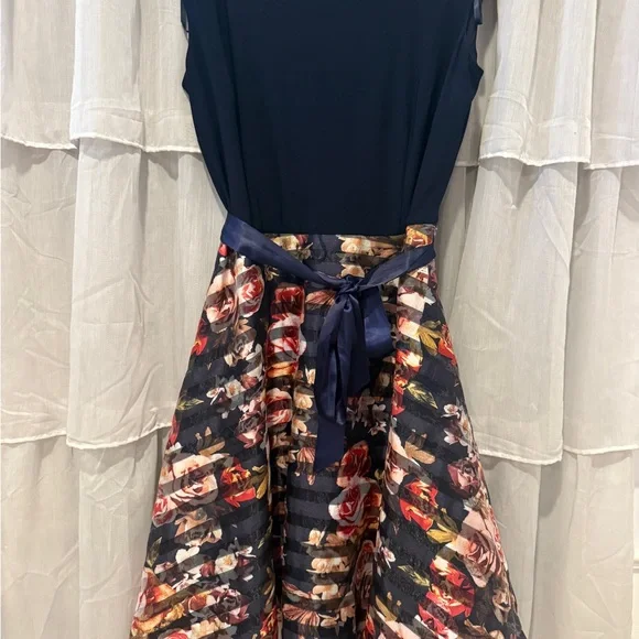 SLNY Navy and Floral A-Line Skirt/dress - Picture 3 of 7